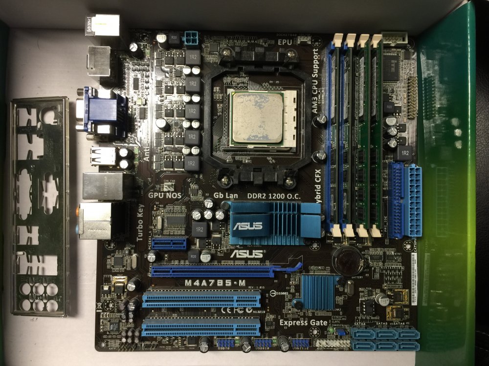 Motherboard.thumb.JPG.67078d1592747cb0a72d7ffb251e9ec0.JPG