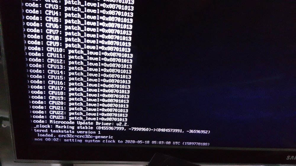 unraid 6.8.3 endless loop reboot.jpg