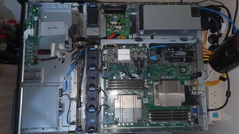 2069231984_UnraidServerBuild-Imgur.jpg.7e6f47011c8aad01e4bb998ff1b6b151.jpg