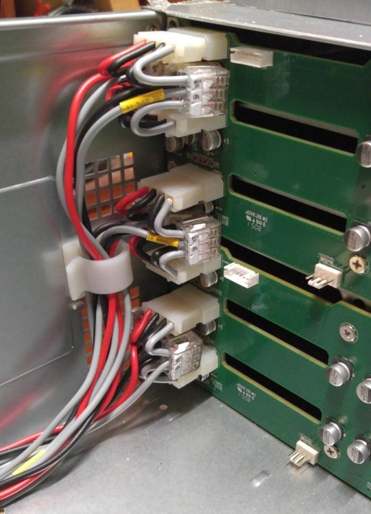 P5-ATX-Stromverkabelung-Backplanes.jpg