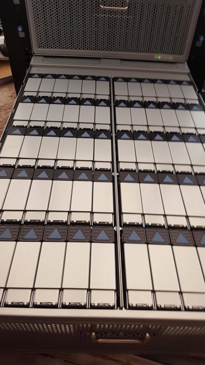 hgst 4u60.jpg