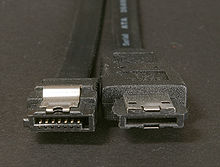 220px-SATA2_und_eSATA-Stecker.jpg.cc6e45429bd3618533b402846d7f78c4.jpg