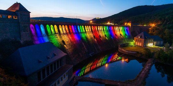 edersee-staumauer-mit-abendlicher-beleuchtung.jpg.e4cbebfdb31ac6af74ad1eec7d0a34e5.jpg