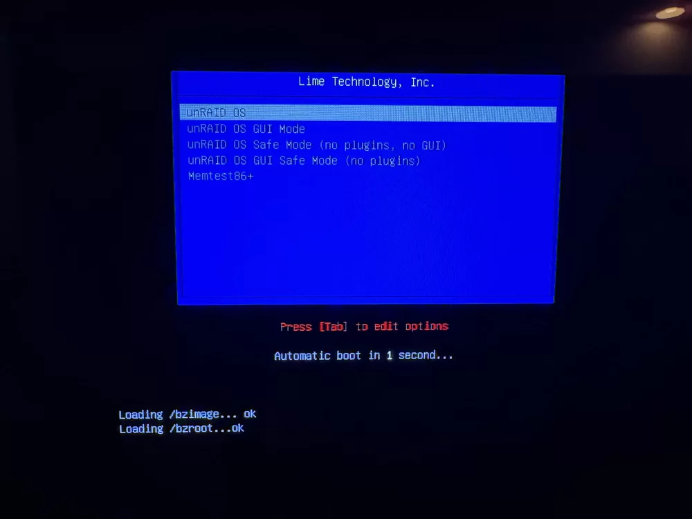 unraid-7-1-boot.webp